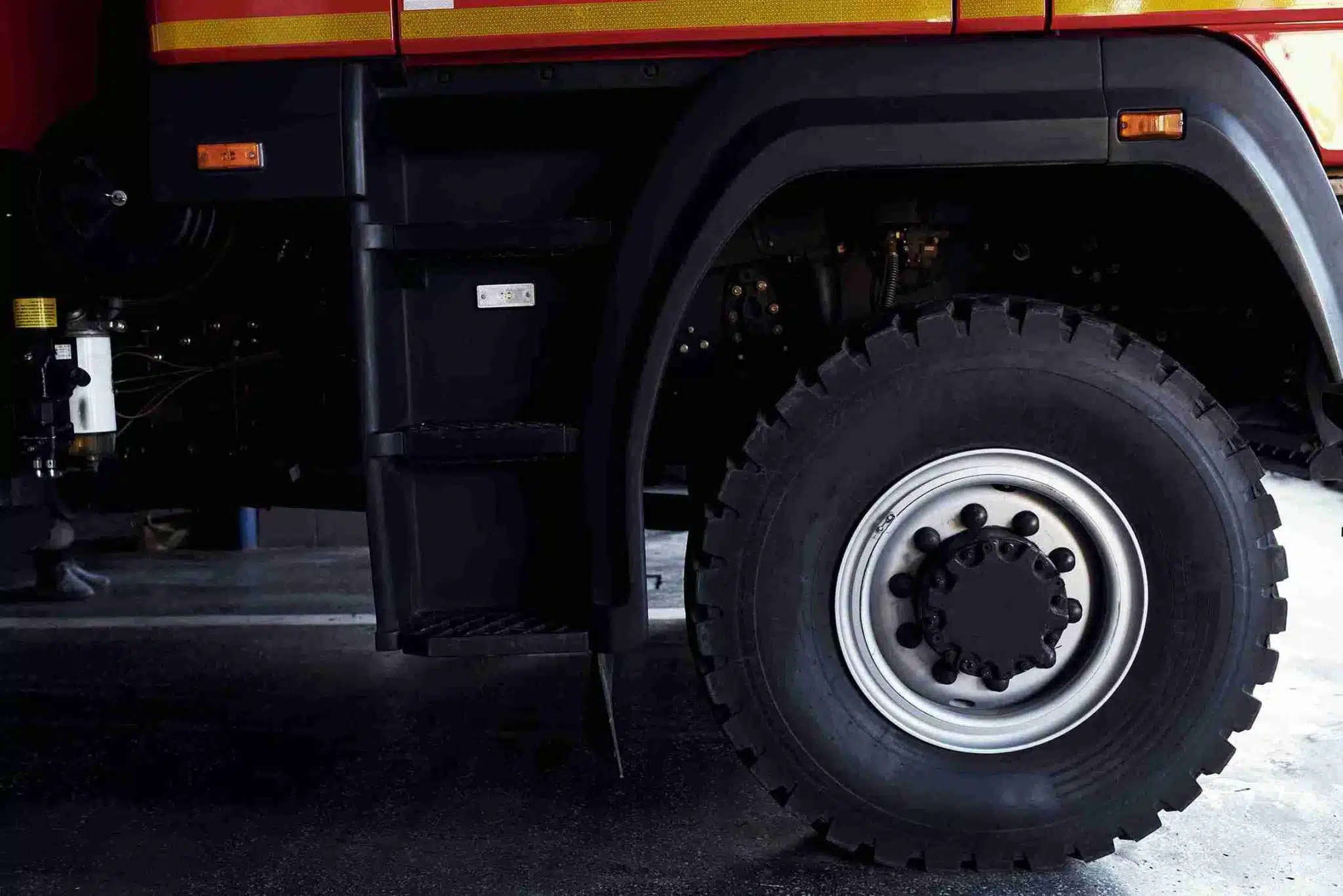 How Checkpoint Wheel Nut Indicators Help Reduce Downtime for Commercial Vehicles